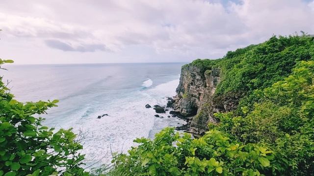 Пура Лухур Улувату, Pura Luhur Uluwatu, Melasti beach, Bali смотреть онлайн