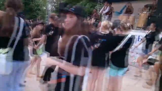 Роберт Юлдашев и стихийный наш флеш моб!) вауууу)))))) смотреть онлайн