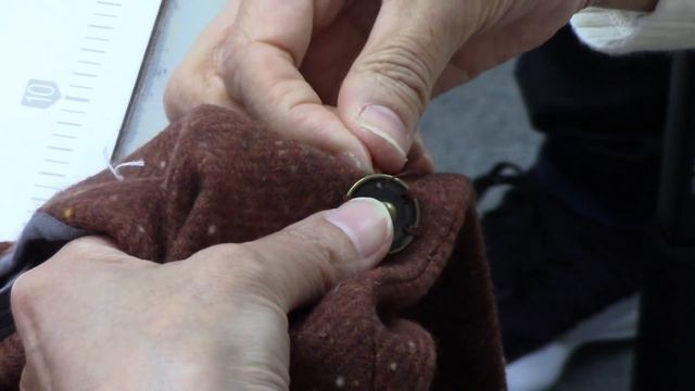 How to sew a snap fastener on a coat смотреть онлайн