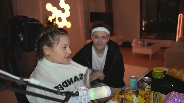 Дилара спалилась на стриме Бустера