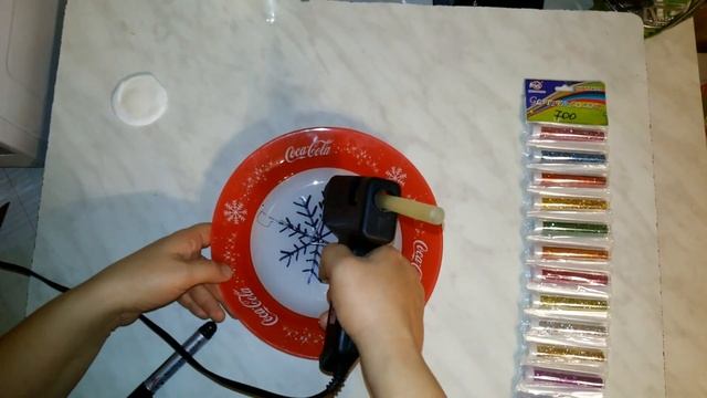 СНЕЖИНКА ИЗ ГОРЯЧЕГО КЛЕЯ смотреть онлайн