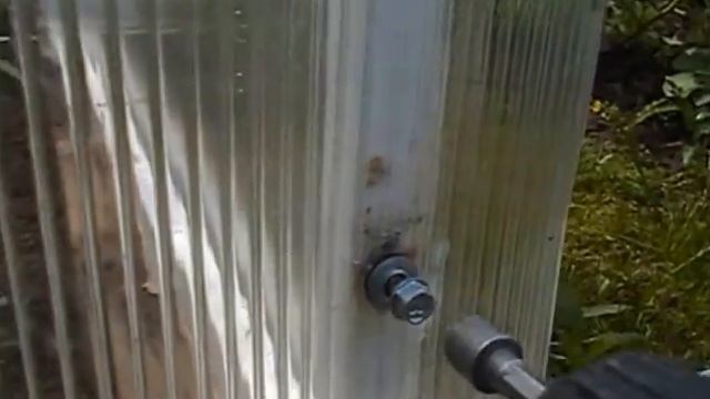 Теплица поликарбонат Гниет брус. Отвод воды своими руками смотреть онлайн