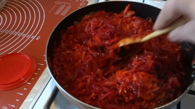 САЛАТ из СВЕКЛЫ или Свекольная Икра на Сковороде. Полезный ПОСТНЫЙ Рецепт //Beetroot salad смотреть онлайн