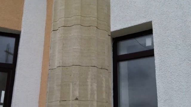 Устанавливаем колонны из природного известняка. смотреть онлайн