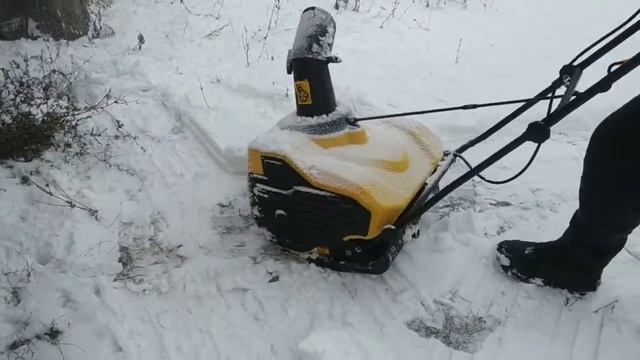 электрический снегоуборщик champion . смотреть онлайн