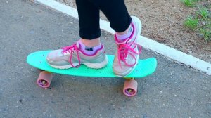 КАК НАУЧИТЬСЯ КАТАТЬСЯ НА  ПЕННИ БОРДЕ | УРОК ДЛЯ НАЧИНАЮЩИХ |