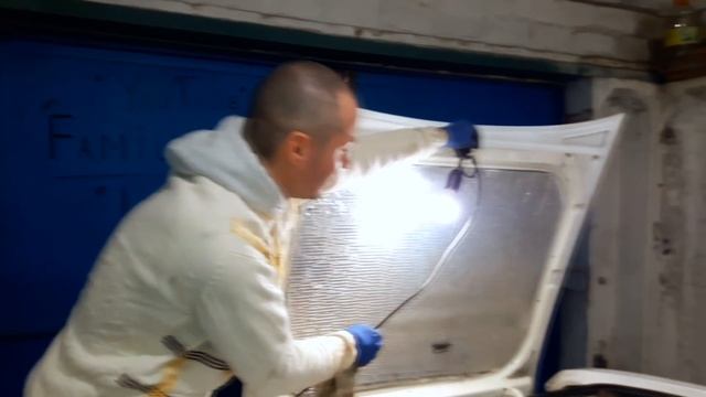 ЗАМЕНА МАСЛА И ПРИСАДКА В ДВИГАТЕЛЬ MOSKVICH 2140 SL смотреть онлайн