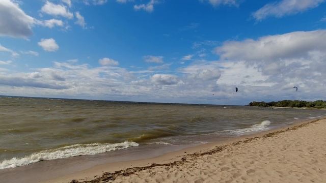 Помедитируем под кайт-серферов? :) / Lets do some kite surfing meditation ;) смотреть онлайн