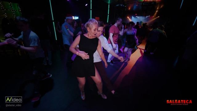 Bachata by Valerii Shatalin & Natalia Chertovskikh | XMAS PARTY в IVEX LOFT смотреть онлайн