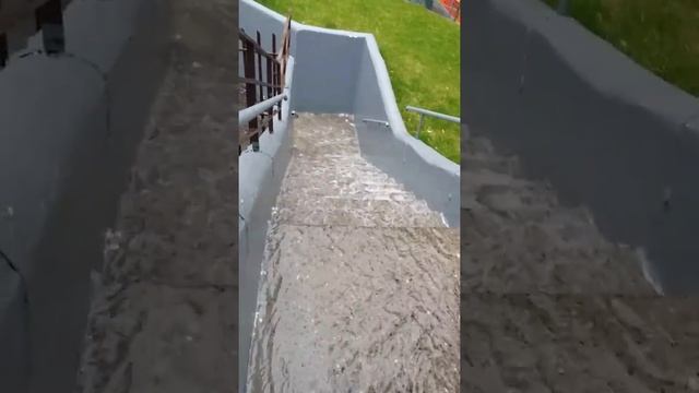 Ливень в Москве. 3 июля 2017 около метро Красные Ворота смотреть онлайн