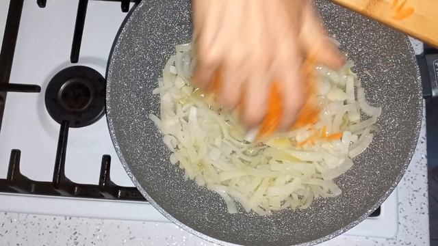 Тушкована соковита куряча печінка