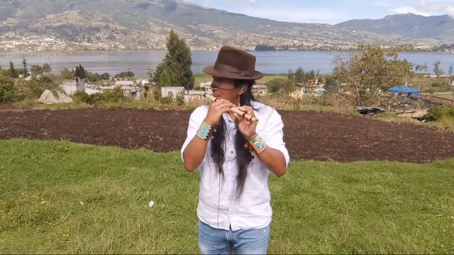 Atipak Christian - Живая музыка из Эквадора (Quena Flute)