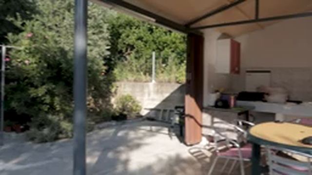 Жарим мясо в Хорватии по домашнему в уютном домике смотреть онлайн