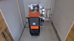 Отопление на даче на твердотопливном котле.