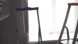 Подготовка стыка багета и помещения для монтажа натяжного потолка.