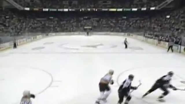 NHL Eastern Conference Semi-Finals 2000 - Game 4 - Philadelphia Flyers @ Pittsburgh Penguins смотреть онлайн