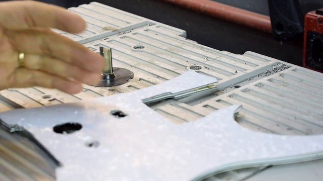Fabricando escudo Ibanez Jem Jr смотреть онлайн