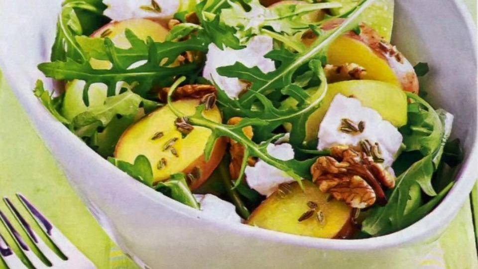 Картофельный салат с сыром и яблоками. Салат-бар смотреть онлайн