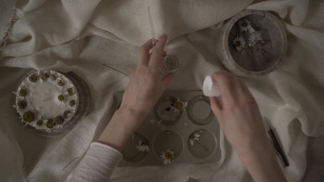 ВОСКОВОЕ САШЕ С АРОМАТОМ И СУХОЦВЕТАМИ РОМАШКИ/ Видео анти-стресс ? смотреть онлайн