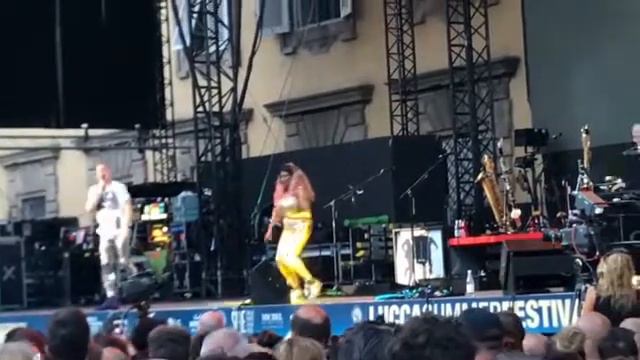 Love To Hate You - Erasure Live Lucca Summer Festival 2017 смотреть онлайн