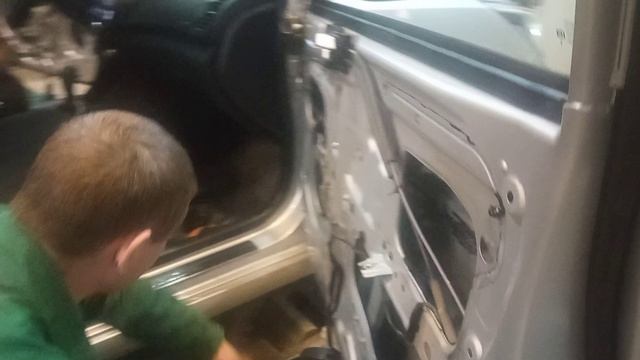 VID_202204Шумоизоляция передних дверей Хендай Солярис своими руками.01_162443.mp4 смотреть онлайн