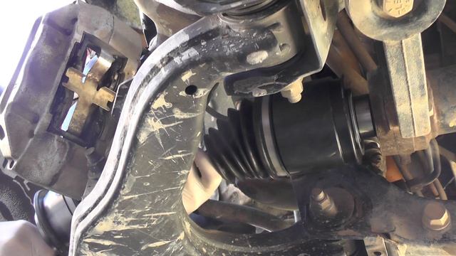 Installing CV shaft into Prado front diff смотреть онлайн
