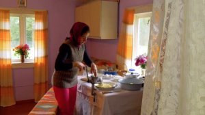 THE WOMAN LIVES ALONE IN THE MOUNTAINS! Cooking Сheesecake!