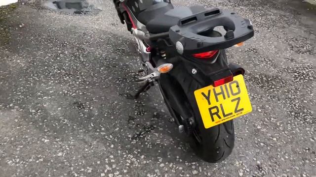 Suzuki sfv650 Gladius смотреть онлайн