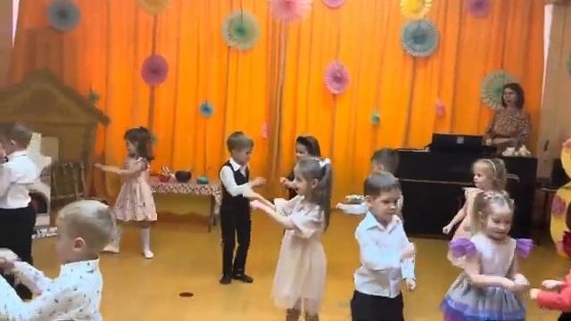 02.03.2022 Праздник весны. Танец каблучка) смотреть онлайн