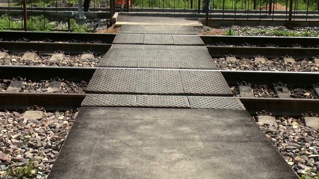 Пешеходный переход через ж/д смотреть онлайн