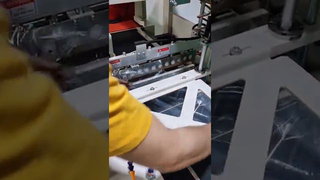 How to thread film roll L bar shrink wrapping machine смотреть онлайн