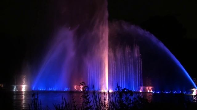 Wasserlichtkonzert Teil 1 - HD (1080p) im Parksee (Planten un Blomen) 2013 Hamburg смотреть онлайн