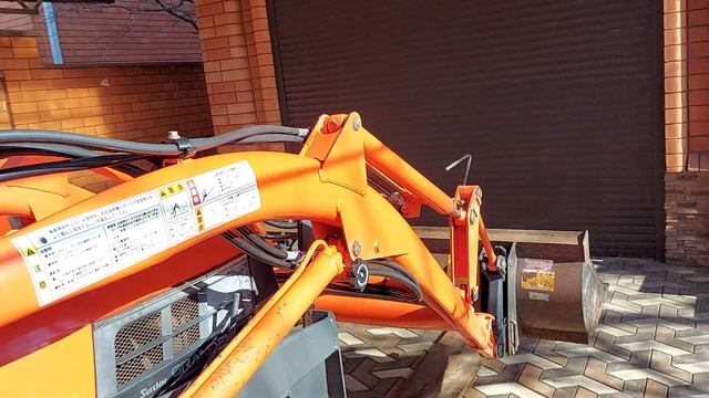 Видео обзор японского трактора Kubota GL 32 с погрузчиком на 400 кг!!! смотреть онлайн