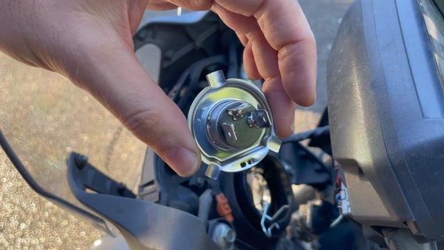 NC700 SA Headlamp Replacement смотреть онлайн