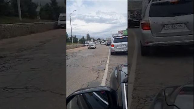 Пробки на въезде в Чолпон-Ату 20 июля смотреть онлайн