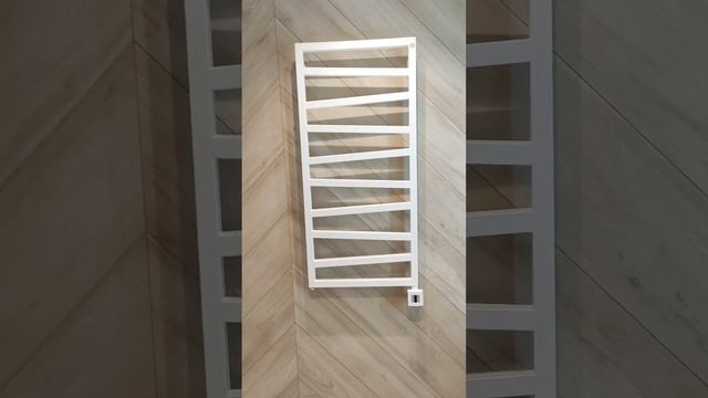 Электрический или водяной полотенцесушитель? Какой выбрать? смотреть онлайн