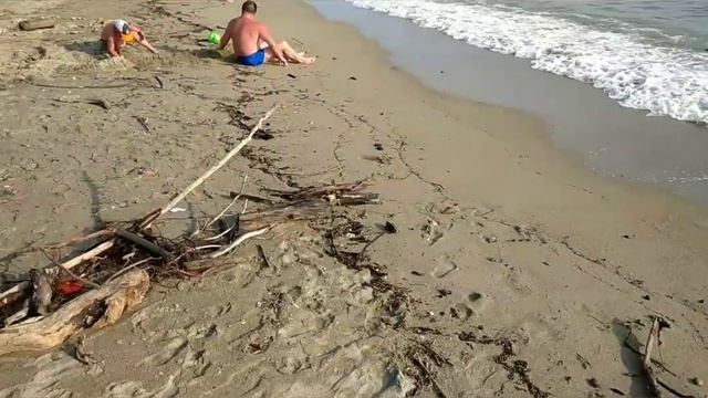 Абхазия (Пицундский район) Монашеское ущелье. Мусор в море! смотреть онлайн