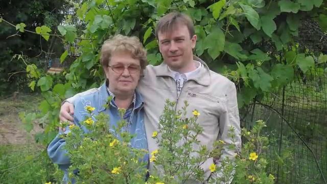 Я вспоминаю мамины глаза... смотреть онлайн