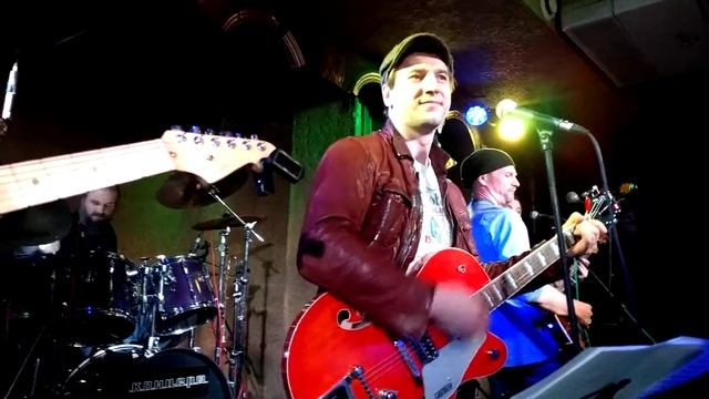 Александр Устюгов и группа Экибастуз