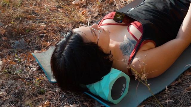 UNUSUAL STRETCHING AND YOGA IN A DRESS IN THE FOREST WITH YOGA QUEEN EVELINA смотреть онлайн