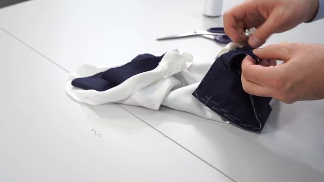 How to shorten bespoke sleeves 2/3 Как укоротить рукава вручную 2/3 смотреть онлайн