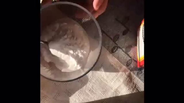 Как сделать кинетический песок из соды и средства для мытья посуды смотреть онлайн