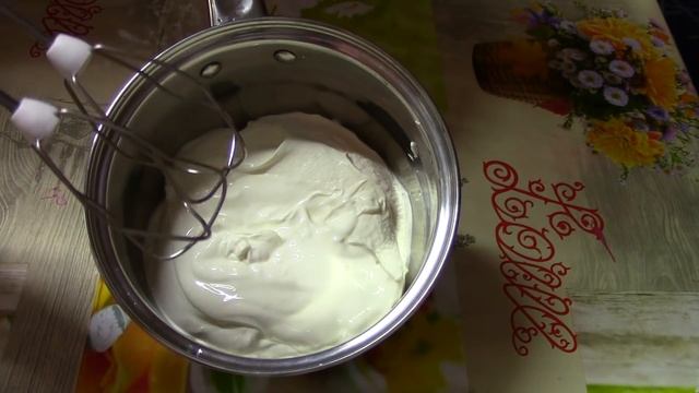 Масло из магазинной сметаны / Как сделать масло из сметаны? смотреть онлайн