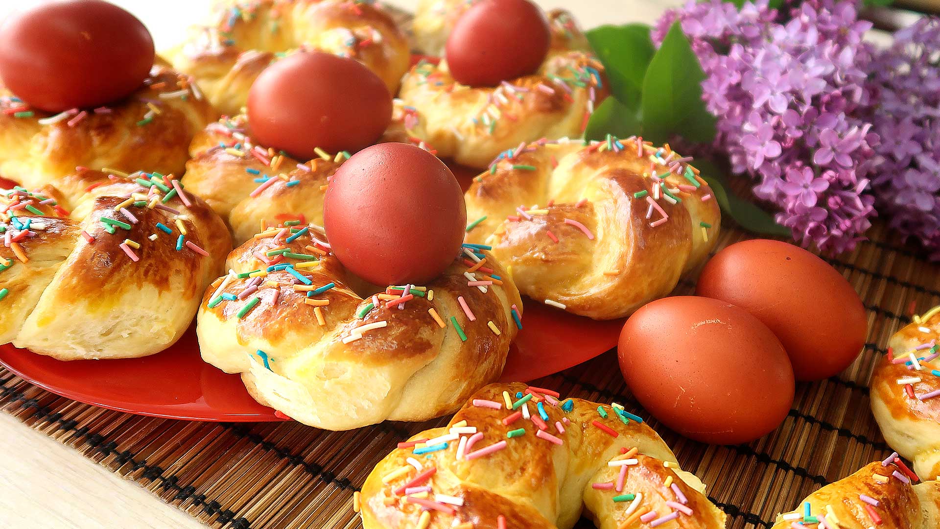 Пасхальные веночки из дрожжевого теста. Вкусная выпечка на Пасху смотреть онлайн