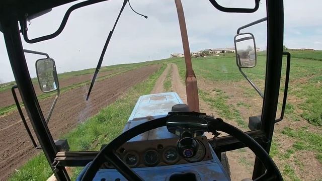 на бераем воду, культивации дисковкы, Оприскуем пшеници, гасаем на Мото смотреть онлайн