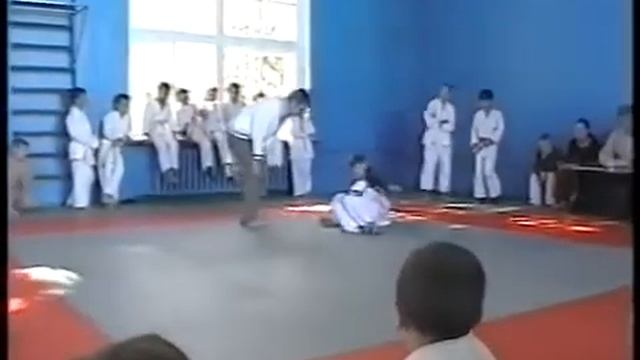 Ефимов Олег– 1 схватка-26.09.03., Донецк.Соревнования по дзюдо смотреть онлайн
