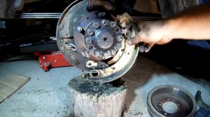 Замена задних тормозных колодок УАЗ Патриот своими руками.