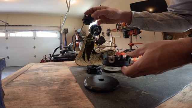 Speed Feed String Trimmer Head: Installed on a Stihl FS131R Trimmer смотреть онлайн