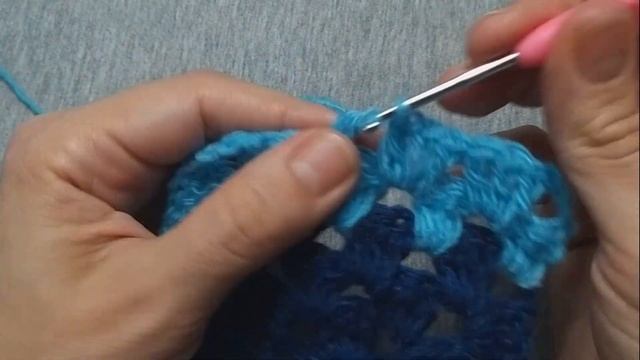 Бабушкин КВАДРАТ с 3Д эффектом. Вяжем МОТИВ крючком. смотреть онлайн