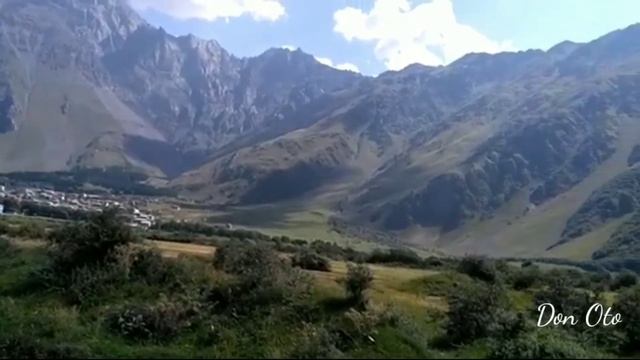 Военная Грузинская дорога. Арка Дружбы народов. ყაზბეგი, ხალხᲗა მეგობრობის ᲗაᲦი. Georgia Kazbegi смотреть онлайн
